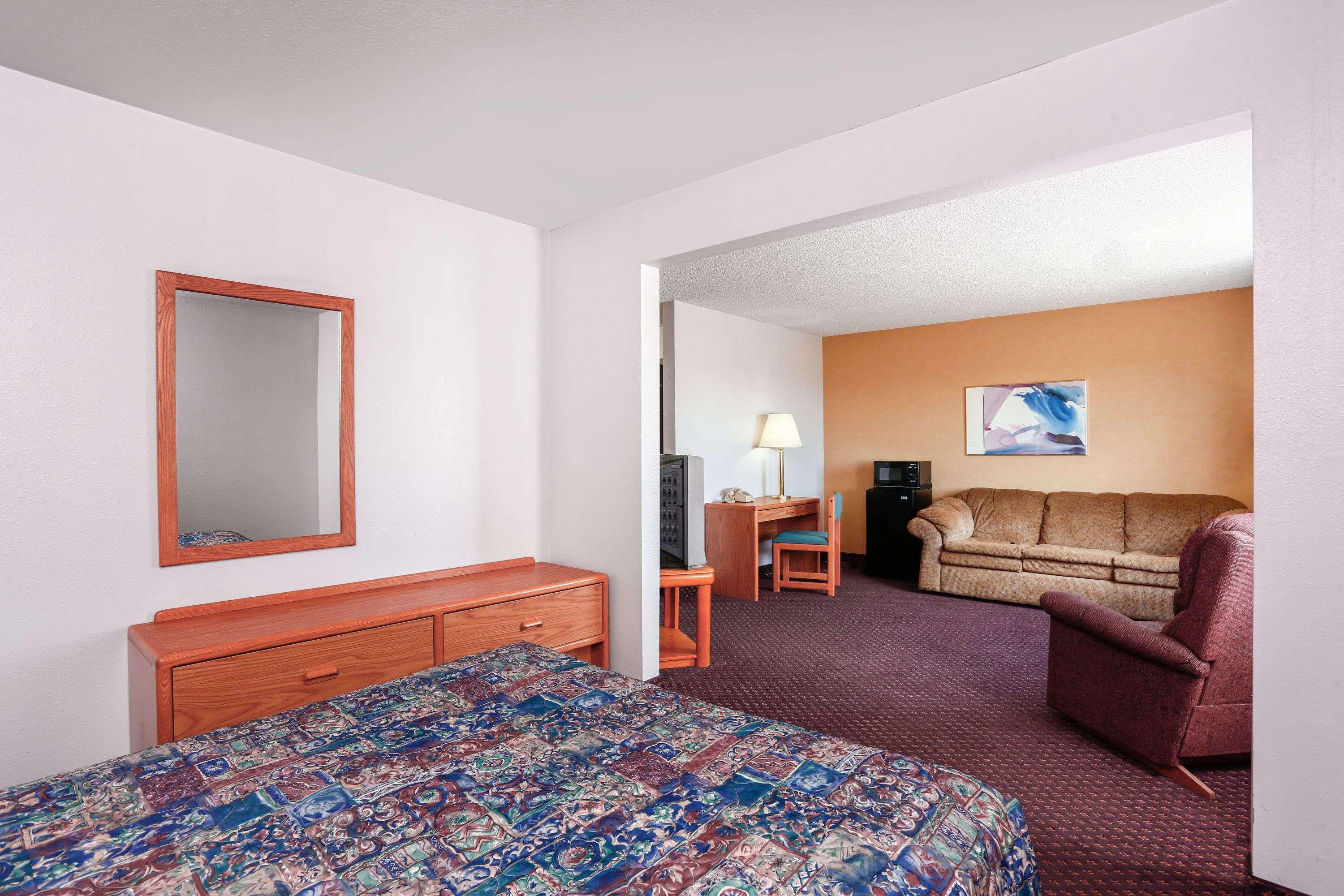 Travelodge By Wyndham Deer Lodge Montana Екстер'єр фото