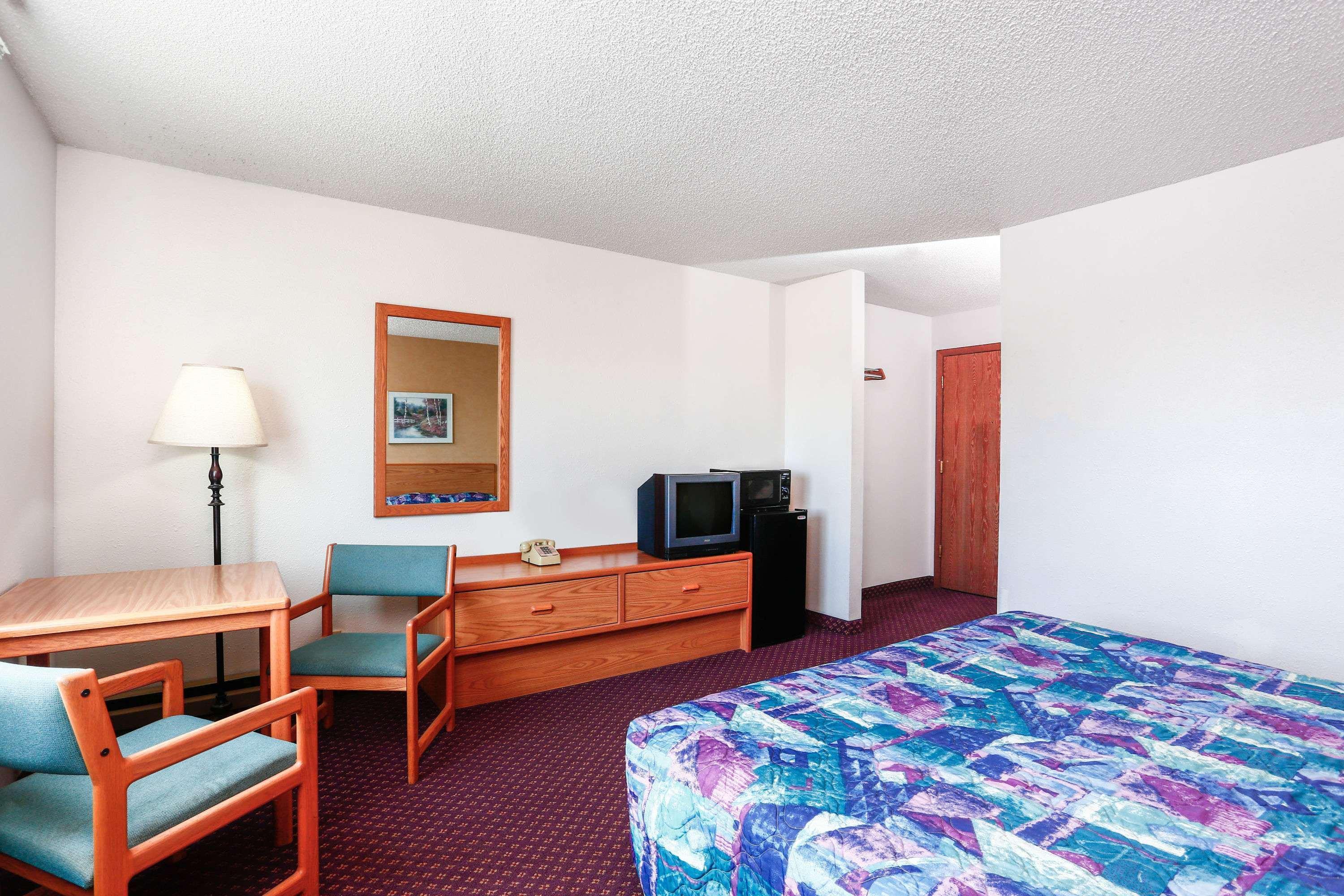 Travelodge By Wyndham Deer Lodge Montana Екстер'єр фото