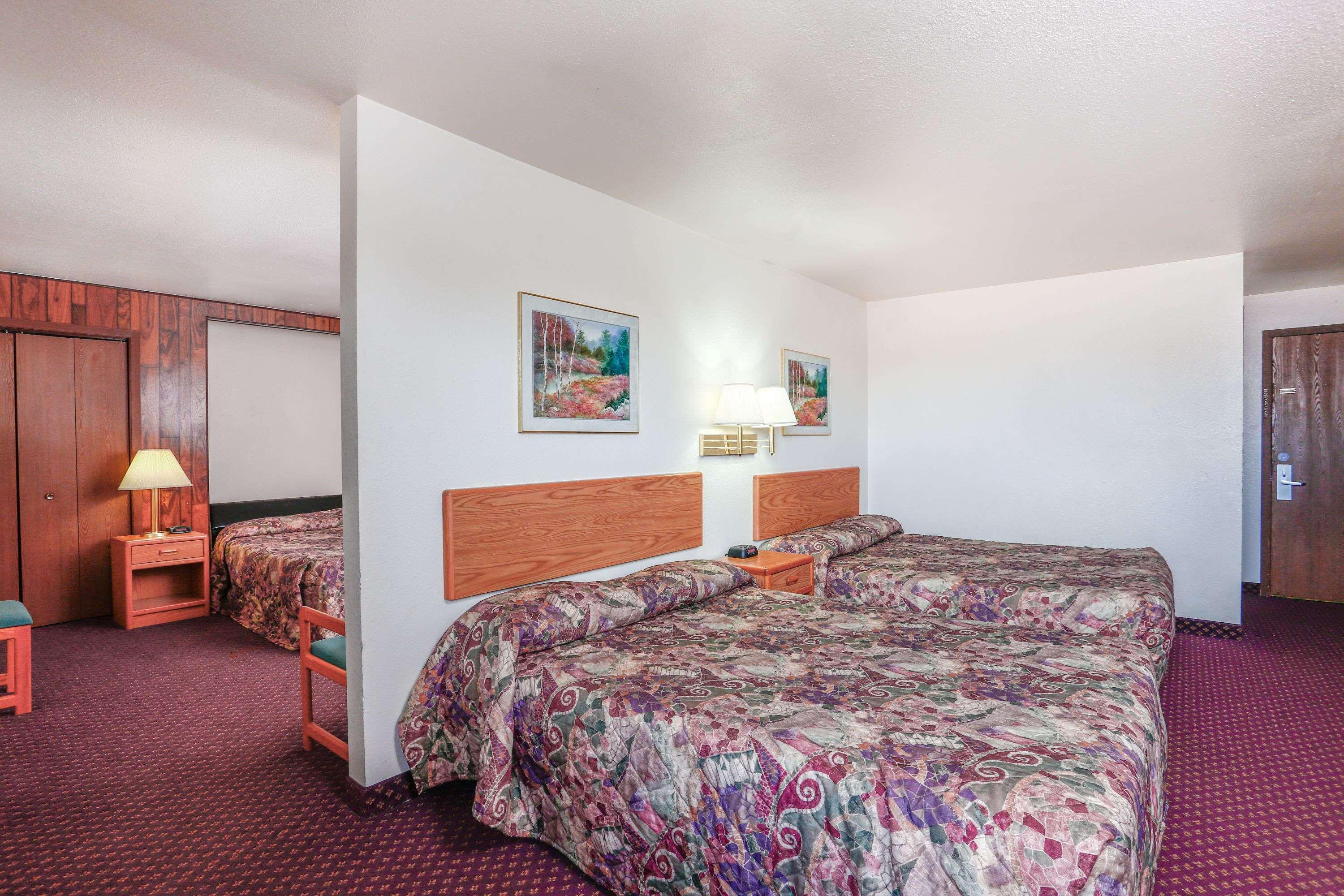 Travelodge By Wyndham Deer Lodge Montana Екстер'єр фото