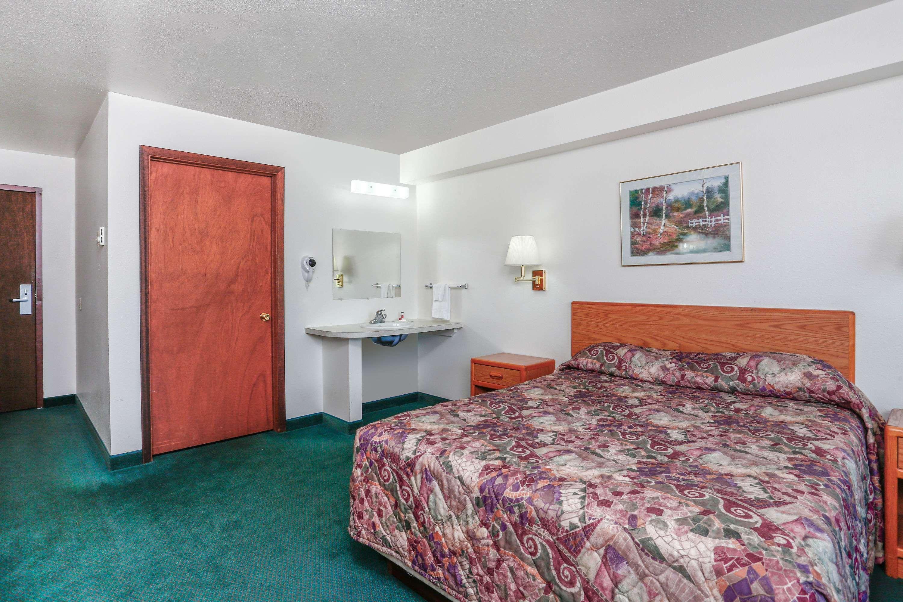 Travelodge By Wyndham Deer Lodge Montana Екстер'єр фото
