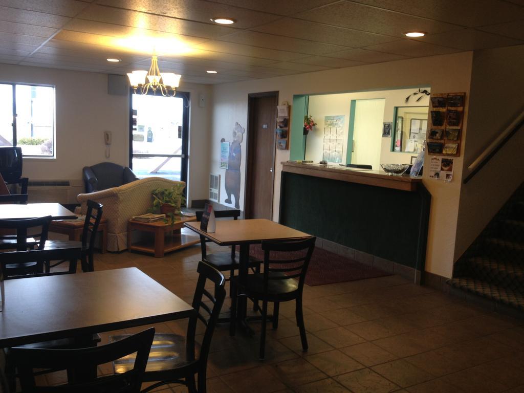 Travelodge By Wyndham Deer Lodge Montana Екстер'єр фото