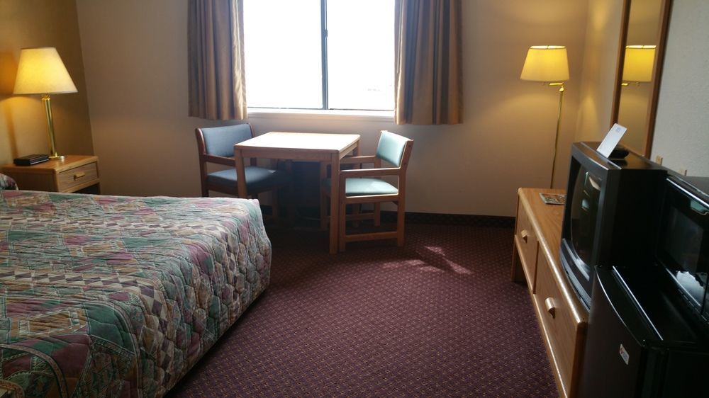 Travelodge By Wyndham Deer Lodge Montana Екстер'єр фото