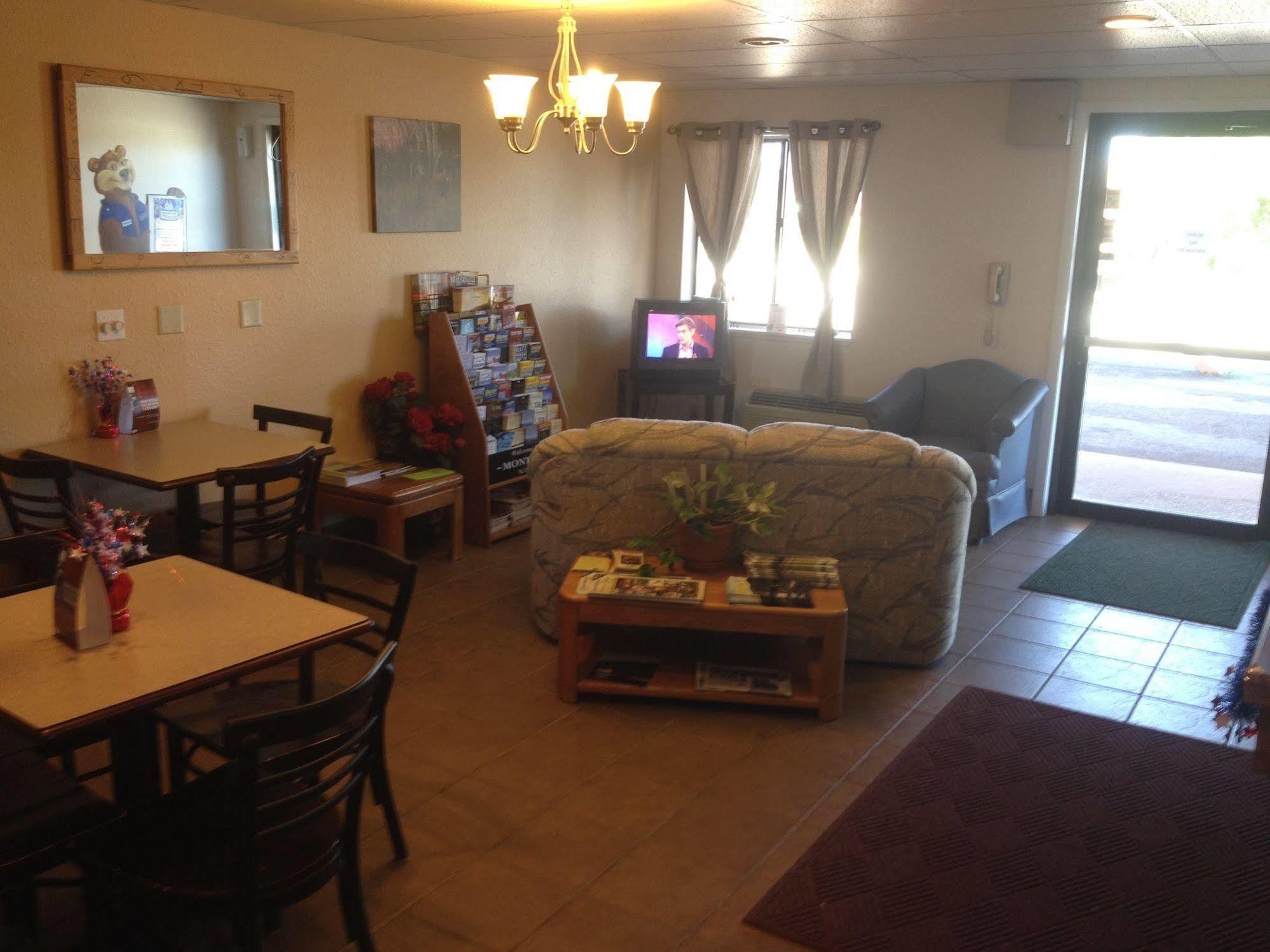 Travelodge By Wyndham Deer Lodge Montana Екстер'єр фото