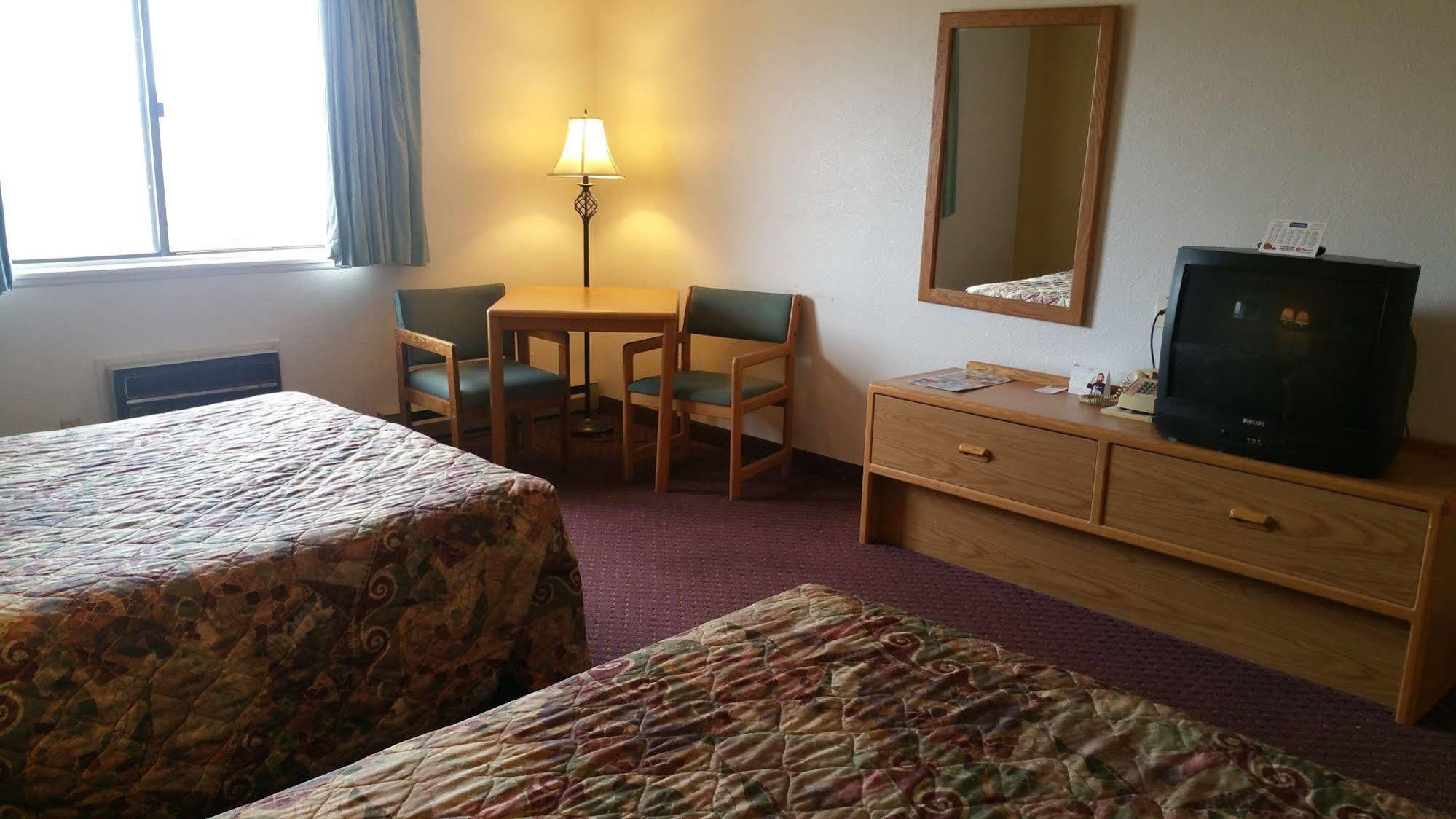 Travelodge By Wyndham Deer Lodge Montana Екстер'єр фото